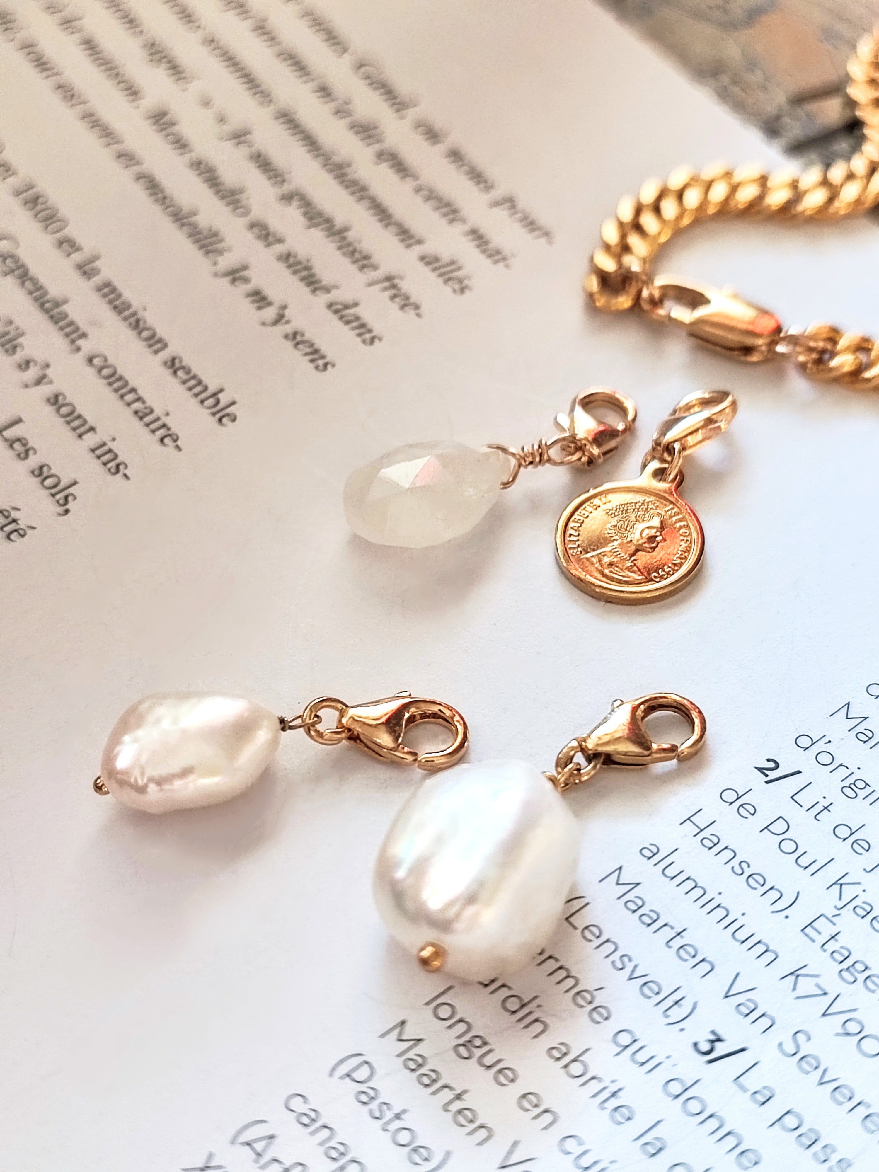 Charm Pendentif Perle - Buste De Femme En Métal Bronze Vieilli #B728 Pour Collier DIY