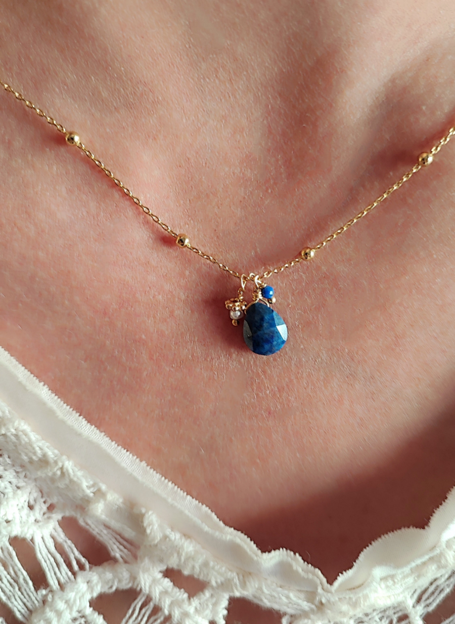 Collier Grappe Lapis-lazuli perle plaqué or 